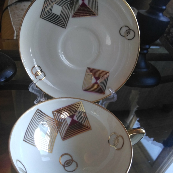 Vintage tea cup and saucer - Picture 5 of 6